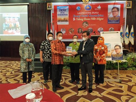 Para Tokoh Nasional Hadiri Launching Buku Kepala Bph Migas Fanshurullah