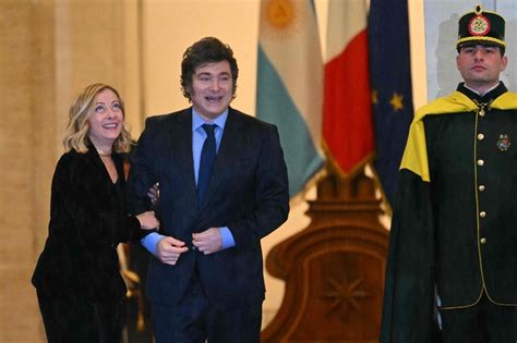 La Jornada Se reúne Milei con primera ministra italiana Giorgia Meloni