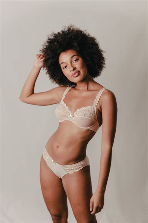 Soutien Gorge Avec Armatures Beige En Dentelle De Calais GABY