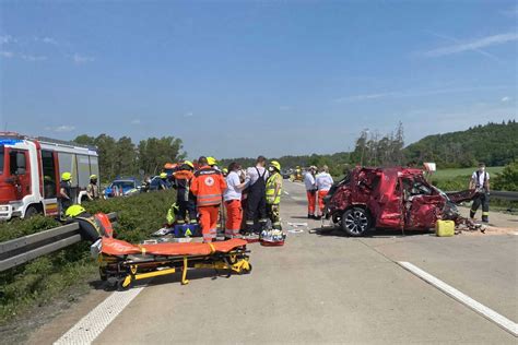 Unfall A7 Geisterfahrer Verursacht Horror Crash Ein Toter Mehrere