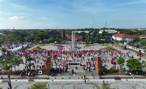 Ribuan Asn Dan Masyarakat Senam Pagi Bersama Bupati Nina Agustina