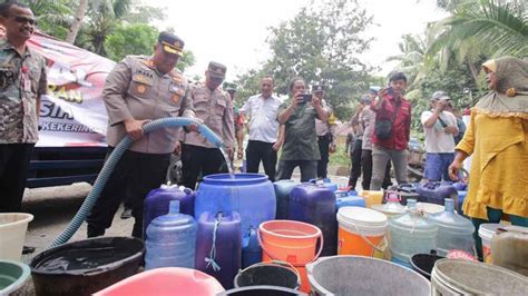 Warga Kabupaten Pangandaran Merasakan Kesulitan Air Bersih