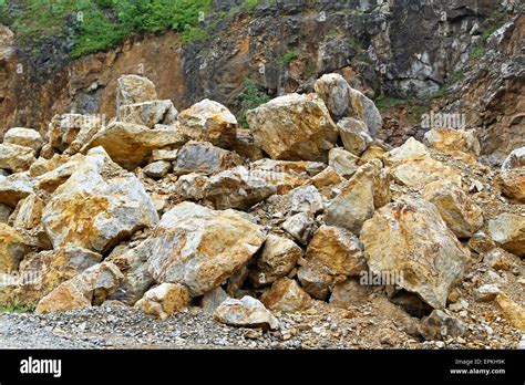 Mudslide hi-res stock photography and images - Alamy