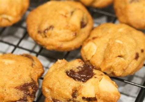 Resep Famous Amos Macadamia Chocolate Chip Cookies Oleh Natasha Cookpad