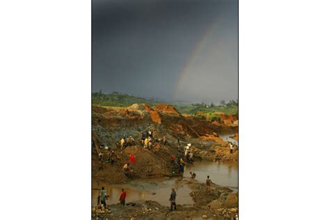 BBC News | In pictures: Gold mining in DR Congo,