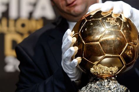 Lionel Messi Dan Erling Haaland Bersaing Ketat Menangi Ballon DOr