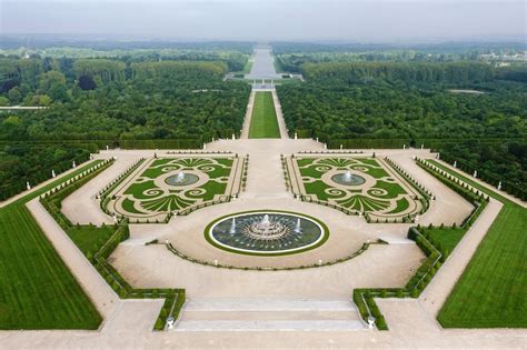 Photo Vue Aérienne Des Jardins à La Française Du Château De