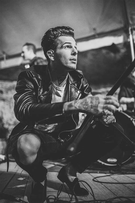 Pin by Jessica Chávez on The Neighbourhood | Jesse rutherford, The ...