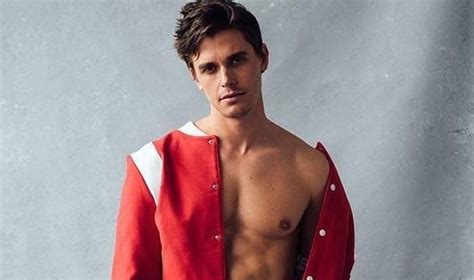 Queer Eyes Antoni Porowski Strips Off Again Cocktailsandcocktalk