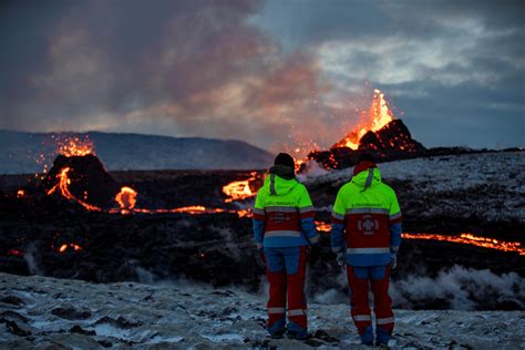 Mont Fagradalsfjall léruption en Islande sétend encore avec une