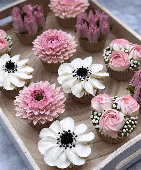 ℓυηα мι αηgєℓ ♡ Floral Cupcakes Beautiful Cupcakes Buttercream Cupcakes