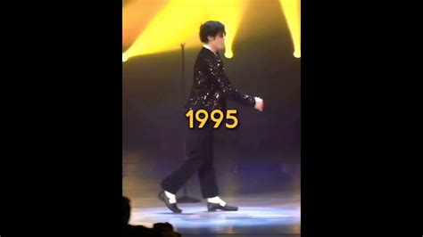 Michael Jackson Dancing Moonwalk