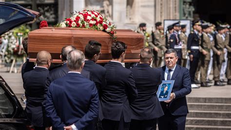 Miles De Personas Participan En El Funeral De Estado De Silvio