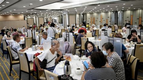 復活節長假市民紛外遊 黃家和：餐飲業生意額跌近兩成 星島日報