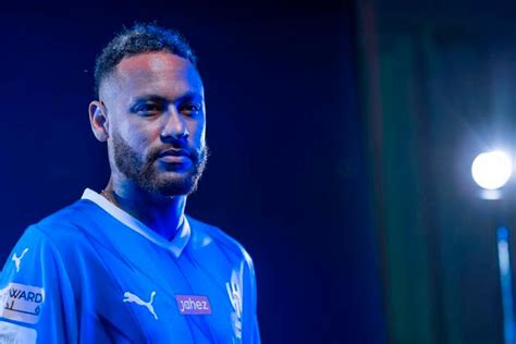 Quase Um Sheik Neymar Apresentado Como Pr Ncipe Na Ar Bia Saudita