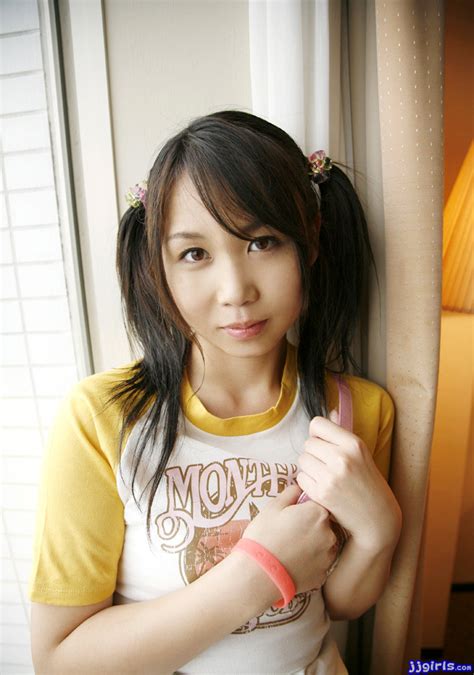 JapaneseThumbs AV Idol Chihiro Hanasaki 花咲千尋 Photo Gallery 2