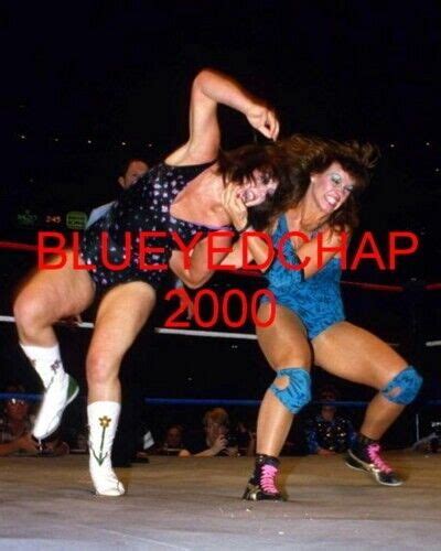 LEILANI KAI VS WENDI RICHTER GIRL WRESTLER 8 X 10 WRESTLING PHOTO WWF