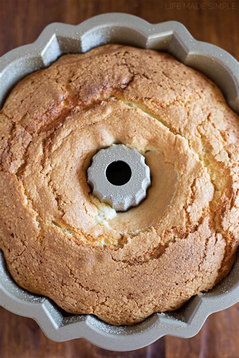 Old Fashioned Sour Cream Pound Cake Life Made Simple