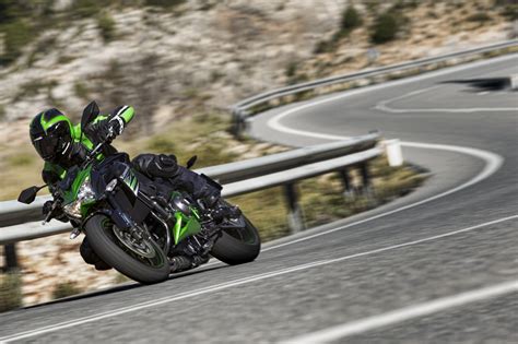 Motorrad Vergleich Yamaha Tdm Vs Kawasaki Z E