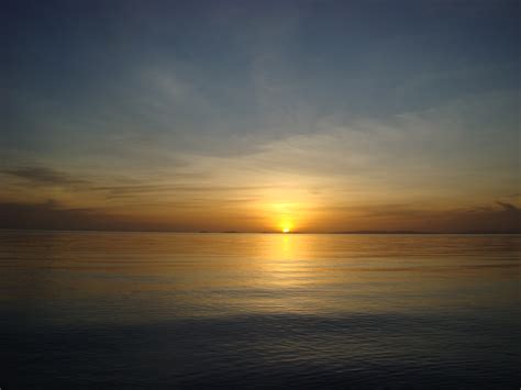 Asisbiz The dawn of another perfect day Varadero Bay Tabinay Oriental