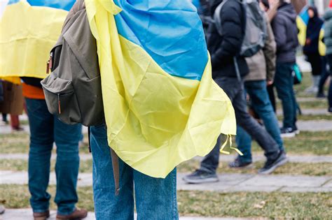 Ukrainian Flags At The Anti War Demonstration In Berlin Observatório