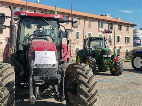 Giovani Agricoltori Scrivono Alla Popolazione La Protesta Pacifica