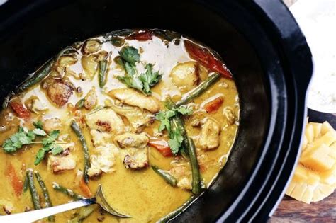 Best Mango chicken slow cooker curry recipe | Australia's Best Recipes