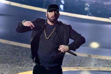 Eminem's Oscars Performance Led to the Greatest Celeb MemesHelloGiggles