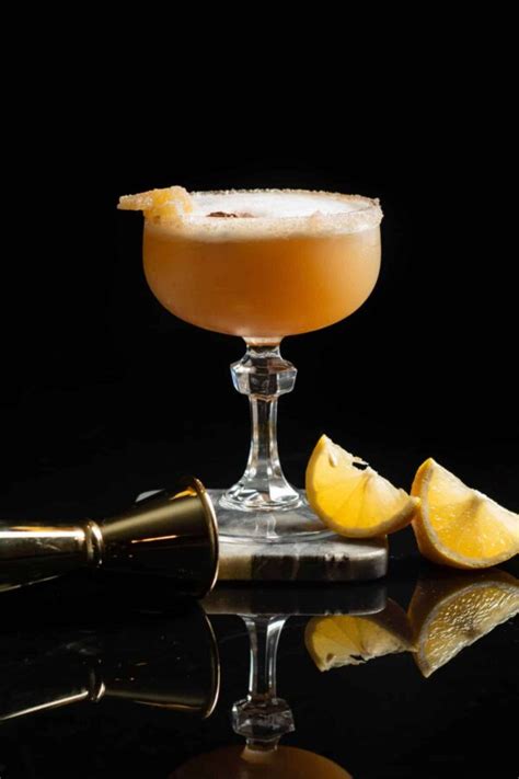 Maple Whiskey Sour Is A Favorite Fall Cocktail Cocktail Contessa