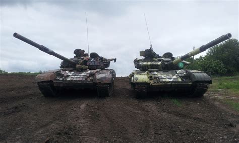 Soviet classmates. T-64BV and T-72B next to each other. (Probably Donetsk separatists. Probably ...