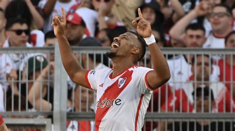 Rondón convirtió un gol increíble para darle el triunfo a River Plate