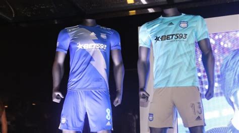 Emelec presentó su camiseta oficial 2022 El Comercio