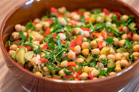 Nohutlu Salata Tarifleri Nohutla Yapılan 11 Salata Tarifi Yemek