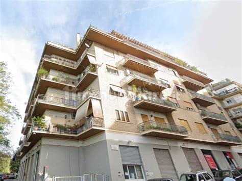 Locale Commerciale Vicolo Silvestri Roma Rif 110421461 Immobiliare It