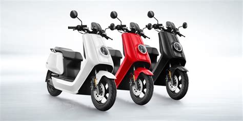 NIU unveils new electric scooters including UM mini e-bike/scooter hybrid