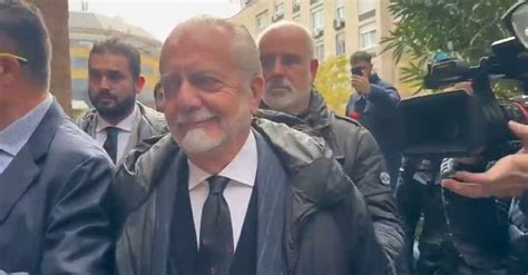 VIDEO Real Madrid Napoli Larrivo Del Presidente De Laurentiis Al