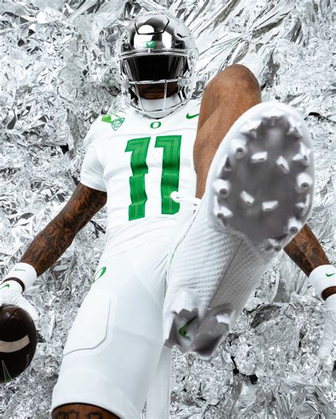 Oregon Football Oregon Releases Flashy White Uniform Combination For Week 2 Showdown With Texas