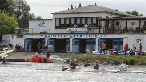 Sportler Bei Der Herbstregatta In Hann M Nden