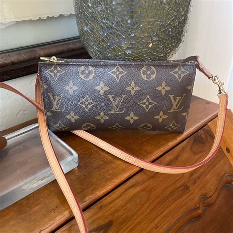 Authentic Louis Vuitton Pouchette Gem