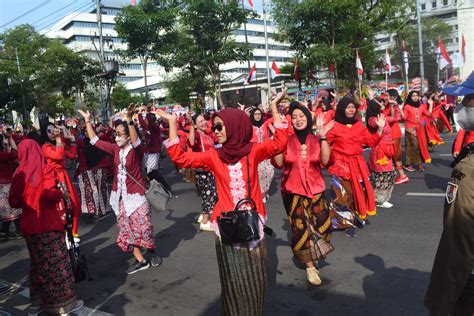 Meriahkan Hut Kota Semarang Ke Sebanyak Orang Ikuti Tari