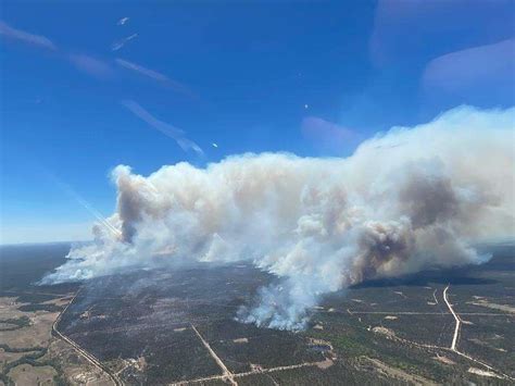 Emergency warnings as bushfires rage across Queensland | Country News