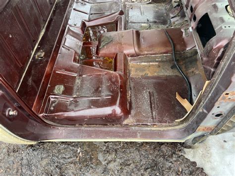 1982 Chev Square Body Cab Auto Body Parts London Kijiji