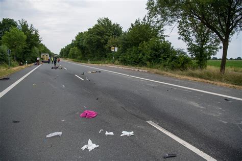 Schwerer Unfall Auf Der B In Drensteinfurt Mit Drei Verletzten