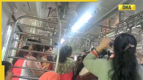 Navratri 2022 Women Perform Garba Inside The Mumbai Local Train Gets Viral