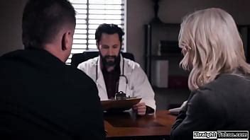 Un docteur baise une milf aux gros seins pour l imprégner XVIDEOS