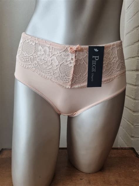 Kollé Serré Hoge Slip Irena Beige Milo Lingerie