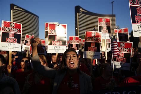 Las Vegas Union Representing 50,000 Resort Workers Threatens Strike