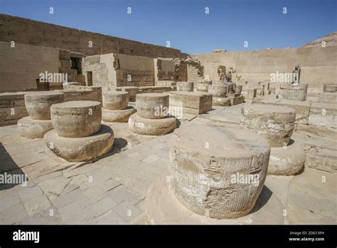 Medinet Habu Temple Egypt Stock Photo Alamy