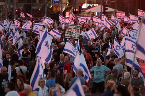 Manifestantes tomam as ruas de Tel Aviv Haifa e Jerusalém pelo fim da