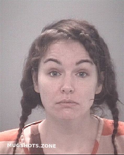 SCHMALE SHONAH NORENE 11 23 2022 Pasco County Mugshots Zone